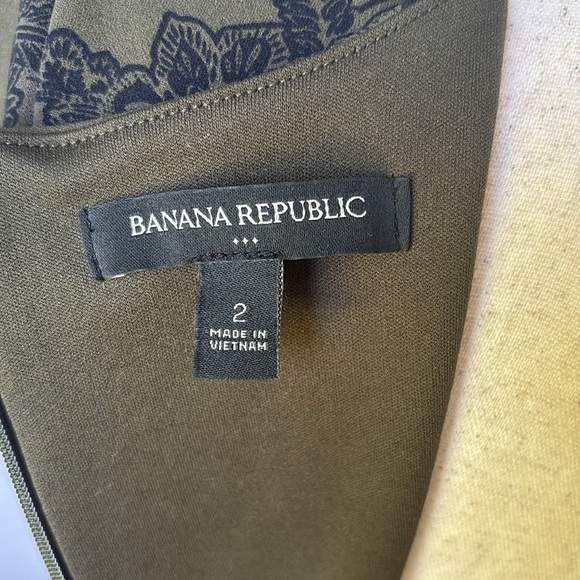 Banana republic size 2 green and black floral print dress - Picture 4 of 4